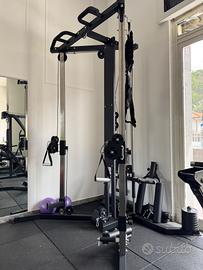 Cavi palestra con rack multifunzionale