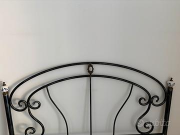 Letto ortopedico e testiera in ferro battuto