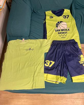 Completo basket per ragazzi con  borsone