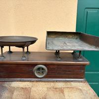 Antica bilancia a piatti da 15 kg