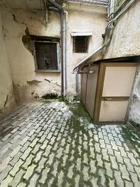 4 LOCALI A NOLA