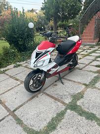 Aprilia sr