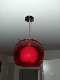 Lampadario a soffitto rosso e acciaio