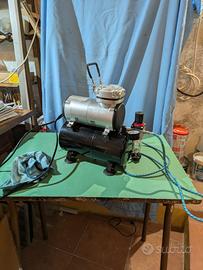 Mini compressore per aerografo