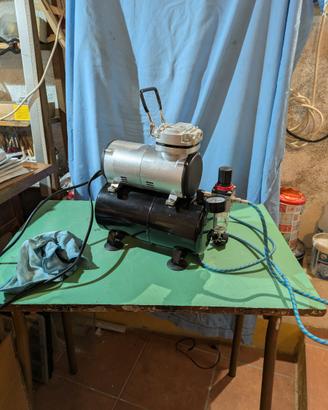 Mini compressore per aerografo