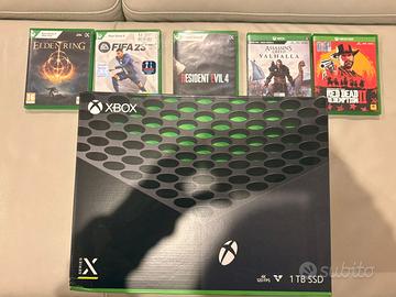 xbox series x con 5 giochi e 2 controller