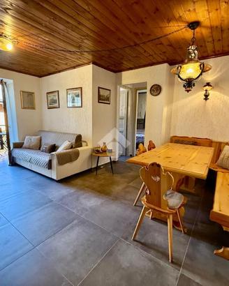 2 LOCALI A PONTE DI LEGNO