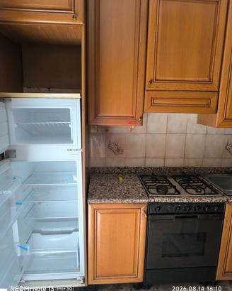 Cucina con tutti accessori 