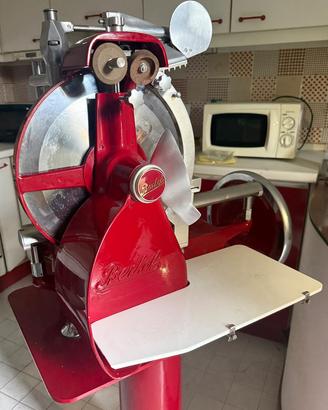 Berkel affettatrice piedistallo mod.300 rosso
