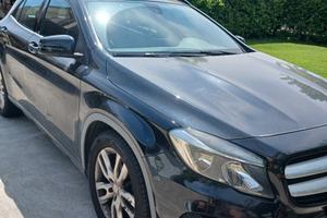 MERCEDES GLA