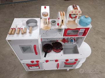 CUCINA GIOCATTOLO IN LEGNO CON ACCESSORI 