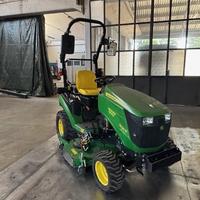 Trattore john deere 1026r