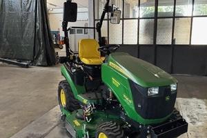 Trattore john deere 1026r