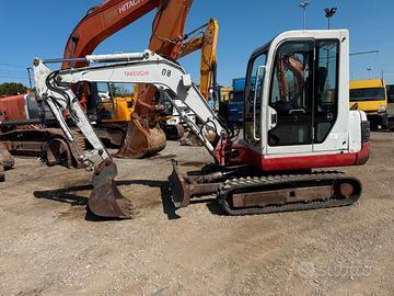 Escavatore Cingolato Takeuchi TB 135