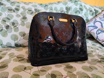 Borsa vernice nera stile Vuitton 
