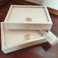 Tele e pennelli per dipingere