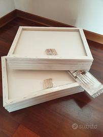 Tele e pennelli per dipingere