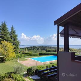 VILLA A SCHIERA D'ANGOLO A SOIANO DEL LAGO