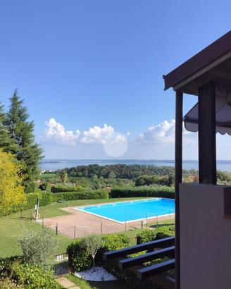 VILLA A SCHIERA D'ANGOLO A SOIANO DEL LAGO