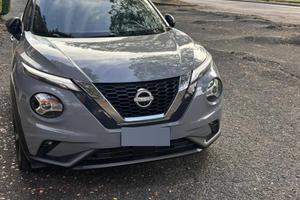 Nissan Juke Tekna dicembre 2023 colore grigio