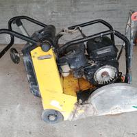 Taglia asfalt benzina Wacker BFS 1345B da riparare