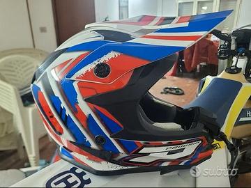 Casco motocross taglia M