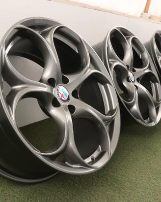 Cerchi in lega Alfa Romeo Giulia 19 ORIGINALI