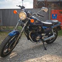 Moto d'epoca Honda Nightawk 450 blu