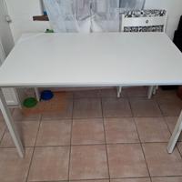 Tavolo IKEA mod. VIHALS