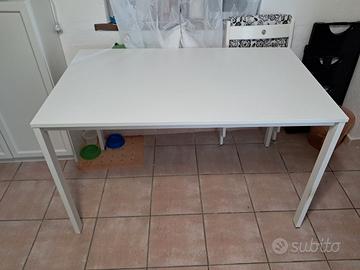 Tavolo IKEA mod. VIHALS