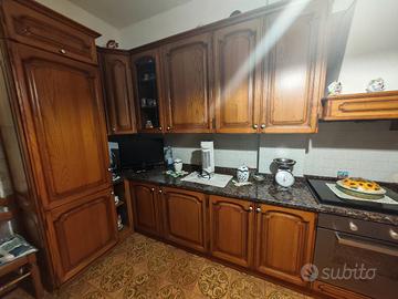  cucina con pianale in granito 