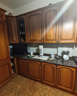  cucina con pianale in granito 