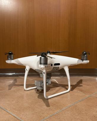 DJI Phantom 4 Pro  con terminatore di volo