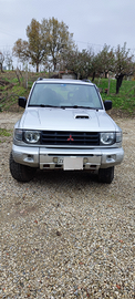 Fuoristrada Mitsubishi Pajero 2800