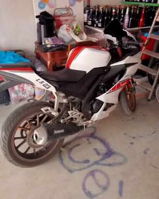 Moto 125 Yamaha yzf 60 anniversary