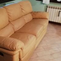DIVANO IN PELLE