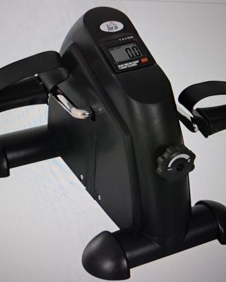 mini cyclette portatile, gambe e braccia