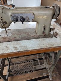 macchina da cucire Necchi 
