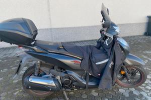 Honda sh 300 abs 2020