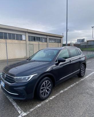 Autovettura Volkswagen Tiguan 2.0 TDI