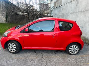 Toyota Aygo-cambio automatico.