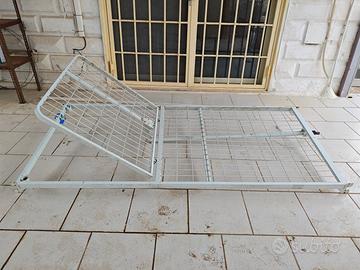 Letto da degenza per anziani con manovella