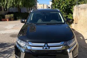 Mitsubishi Outlander 2.2 4X4 7 POSTI