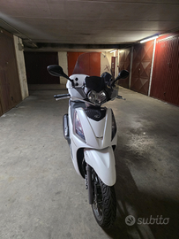 Kymco People 300 GTI ABS