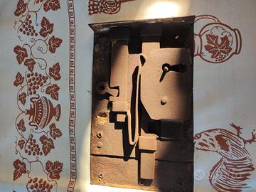 Serramenti vecchi in ferro battuto