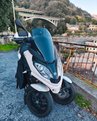Piaggio MP3 300 Sport