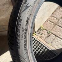 BRIDGESTONE BLIZZAK 275/40/R22 107 V