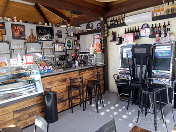 Bar arredamento bancone e retrobanco