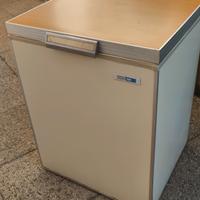Freezer a pozzetto molto capiente 