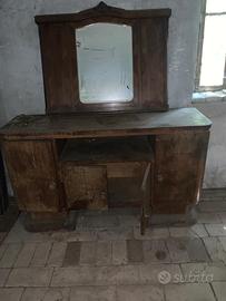 Cassetone con ribalta e specchio da restaurare